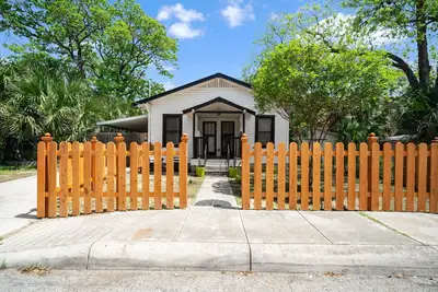 Image de Stylish San Antonio Home by downtown, airport, Pearl District, Alamodome