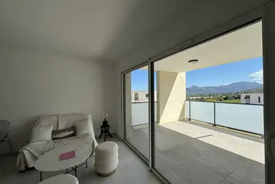 Image de Appartement dans résidence avec piscine