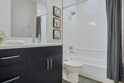 Image de Spacious Luxury with a 50' private lap pool and hot tub