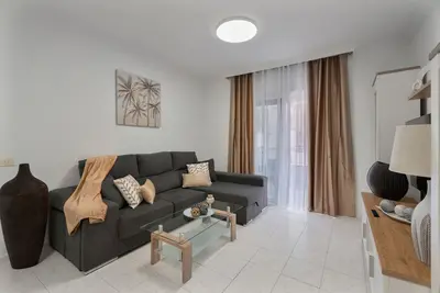 Image de Vacances 'Bonjour' avec vue sur la mer, balcon et Wi-Fi