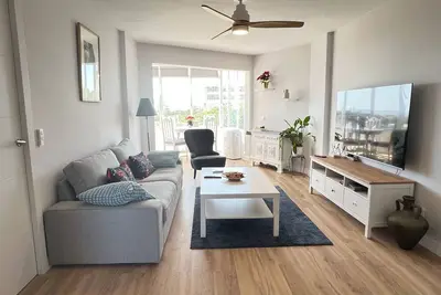 Image de Appartement \"Calypso Holidays Ii\" avec vue sur mer, Wi-Fi et climatisation