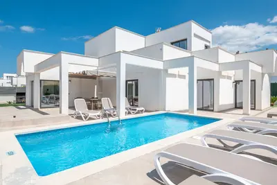 Maison de vacances 'Sam 3' avec piscine privée, Wi-Fi et climatisation