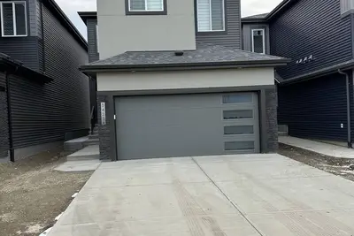 Image de Brand new 2 bedrooms legal basement in the arbours of Keswick, Sw Edmonton.