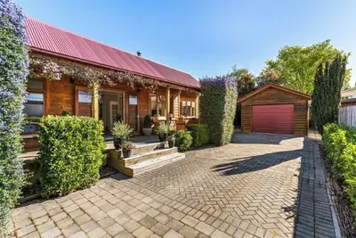 Image de Arrowtown Cottage on Centennial