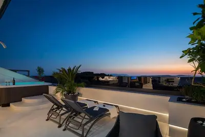 Image de Appartement de deux chambres avec bain à remous Hvar (A-21877-e)