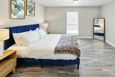 Image de 2104 · Cozy Addison Apt, Free Park Wi-Fi, Pool & Gym