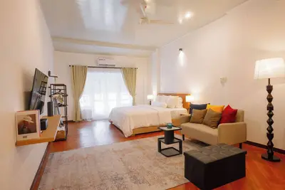 Image de Cbd Studio2 @Next to Sun Plaza Mall!