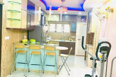 Image de Fully furnished 2bhk house at first floor with Ac's. @center of the city