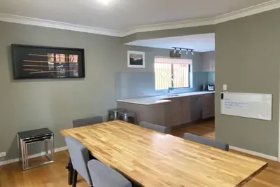 Image de Amazing executive home in North Perth