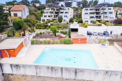 Image de Maison 2 chambres avec Terrasse, 2 Places de Parking et Piscine