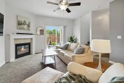 Image de New! A Whimsical Escape | Gas Fireplace | Back Patio w/ Chiminea | Spacious Master en Suite