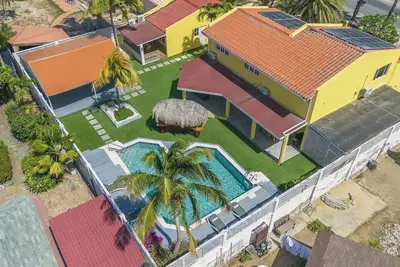 Image de 2 Minutes Walk to Beach & Ritz at Palm Beach Paradise by Bocobay