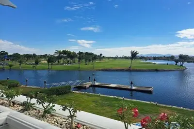 Image de Near to Golf site, Beautiful lake view. Pet Friendly, Family size room