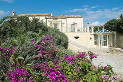 Image de Villa à Scicli avec 4 chambres à coucher, 8 couchages