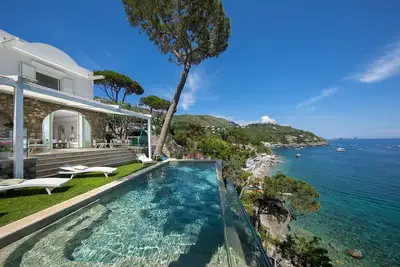 Image de Villa à Massa Lubrense avec 6 chambres à coucher, 12 couchages