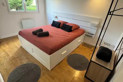 Image de Superbe studio dans le centre ville de Beauvais. Central tout en étant au calme