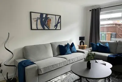Image de Modern Home Near To Airport | Free Parking & Wifi