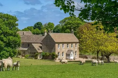 Image de Spring House, Cowley - sleeps 11 guests in 6 bedrooms