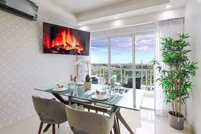 Image de Beautiful well appointed City Center 2bd Condo, Full Ac, Fast Wi-Fi, Near all.