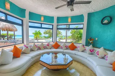 Timeless Oceanfront Villa with Pool in North Akumal