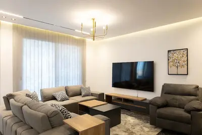 Image de Sunrise Haven: Villa Overlooking