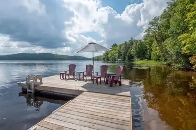 Image de Beautiful Lake Vernon Apartment