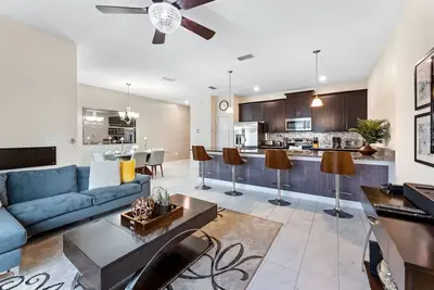 Image de Mickeys Magical Home 4br with Private Pool