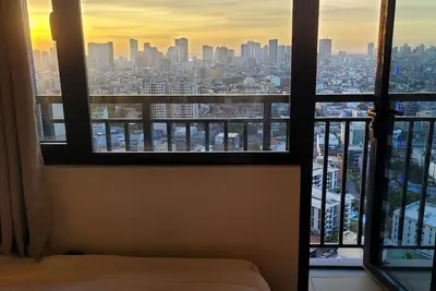 Image de Panoramic View w/ Balcony Near Airport & Sky Way - 4