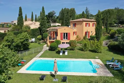 Image de Magnifique villa avec piscine Ă louer pour 12 personnes