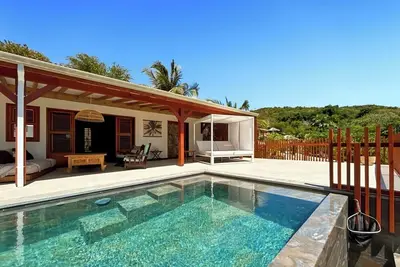 Image de Villa Tanamera avec piscine privée. Parfaite pour un séjour jusqu'à 6 personnes