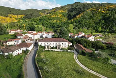 Image de Meticulously Restored Portuguese Country House Immersed in Nature and Tradition