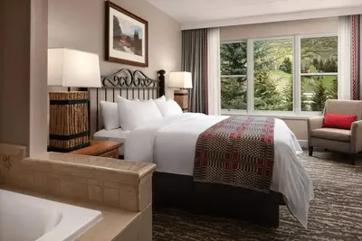 Image de Enjoy Fall Weekend in a 2brm condo in lovely Vail-Marriott Resort. Great price.