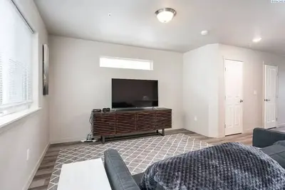 Image de New Townhouse! Private Yard & Garage 3/2. 5 #5748