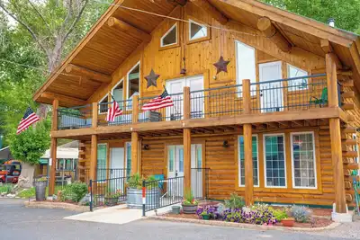 Image de Mountain Lodge With Private Deck