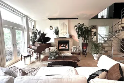 Image de Modern- Smart Home in Wicker Park