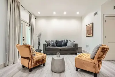 Image de Chic Townhouse In Buckhead Perfect for 30+ Days