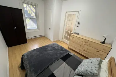 Image de walk to Rue St-Jean: Pet-Friendly |Full Kitchen + Free Street Parking