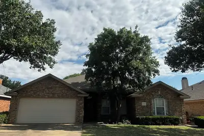 Image de Charming 3-bedroom 3-bathroom house in lovely Lubbock with WiFi, Ac