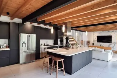 Image de Modern house in old town