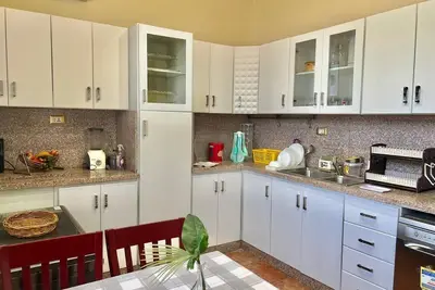 Image de Charming 3-bedroom house in wonderful El Sheikh Zayed City swimming pool jacuzzi