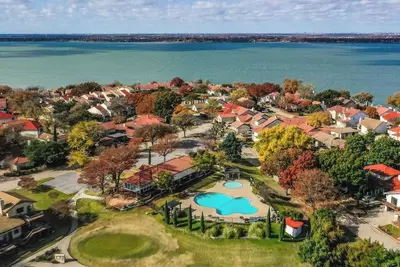 Image de Mediterranean Lakeside Villa