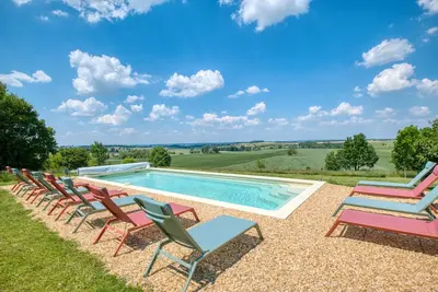 Image de Villa Leynie – Séjour au calme avec piscine chauffée et vue sur la Dordogne