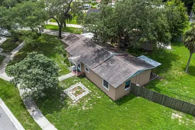 Image de Cozy Clearwater Retreat: 5Miles to Beach, Sleeps 9