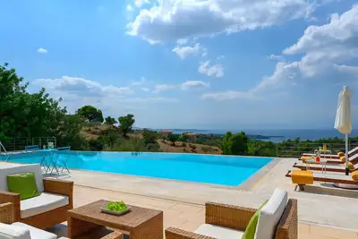 Villa 'Titos' avec vue sur mer, Wi-Fi et climatisation