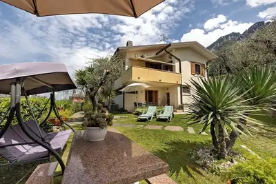 Image de Appartement 'Edda - Sole' avec vue sur le lac, terrasse privée et Wi-Fi