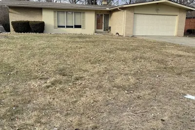 Image de Charming 2-bedroom house with Ac, WiFi in vibrant Southfield2car