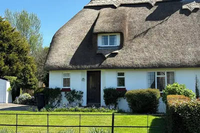 Image de Thatched Cottage - Sleeps 6 with Countryside Views