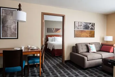 Image de Get Ready for a Blissful Getaway! Near Gene Coulon Memorial Beach Park