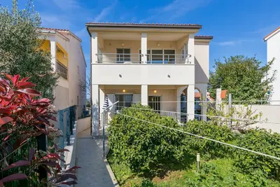Image de Appartement d'une chambre avec la terrasse Razanj, Rogoznica (A-23793-a)