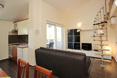 Image de Appartement de deux chambres avec la terrasse Baska, Krk (A-24147-b)